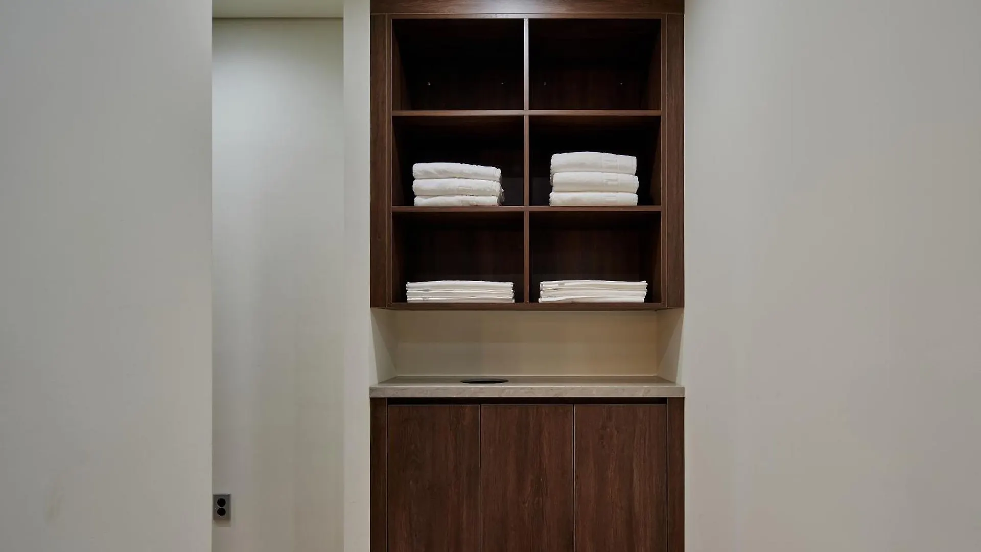 Hotel The Botanik Sewoon Myeongdong Seoul