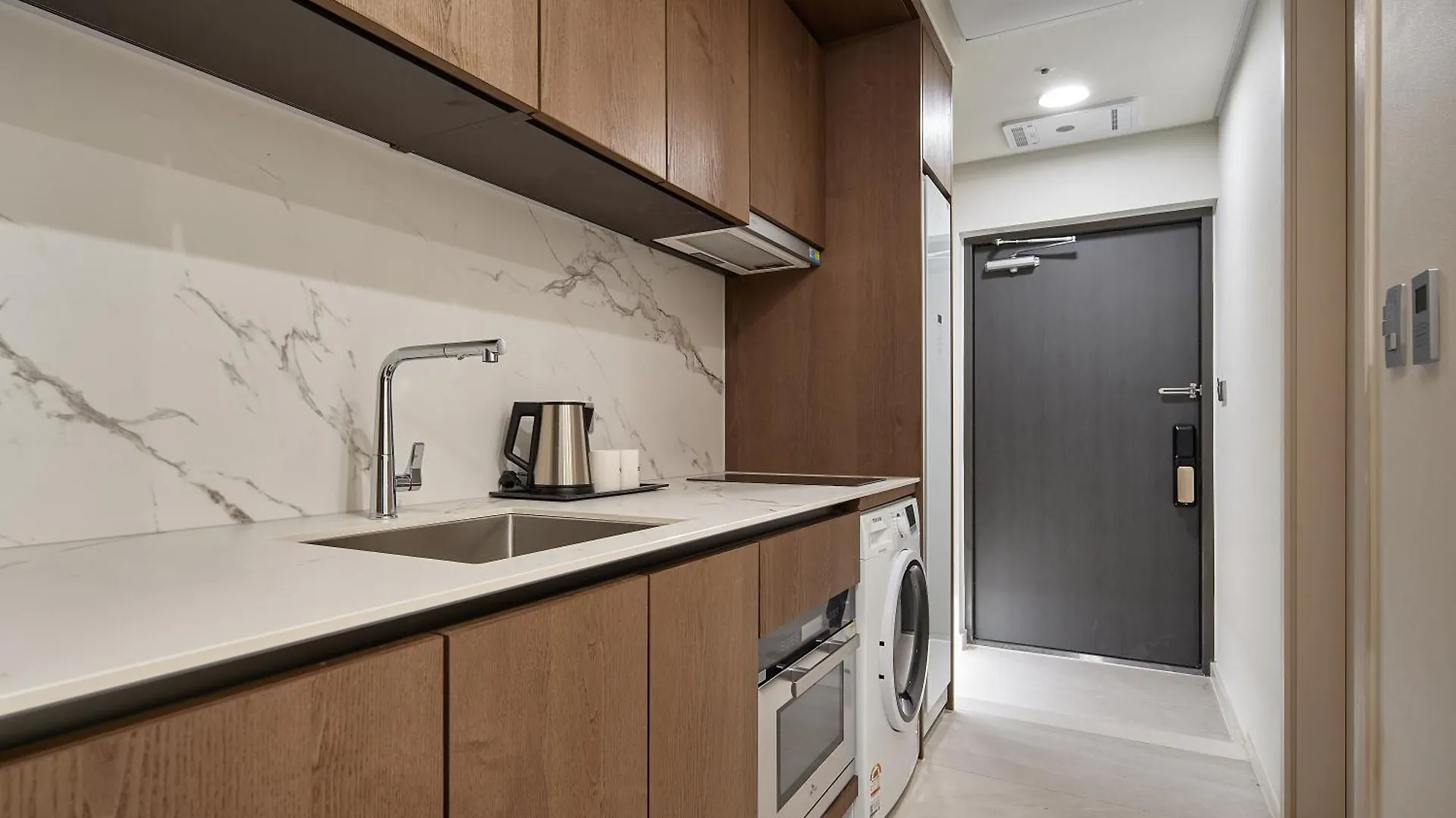 Hotel The Botanik Sewoon Myeongdong Seoul